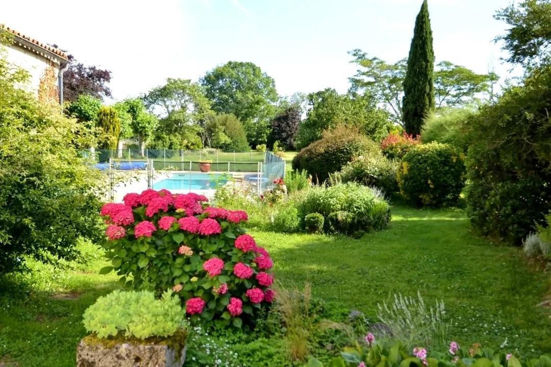 Cinegite Du Jardin Aux Etoiles - Proche De Saint Emilion エクステリア 写真